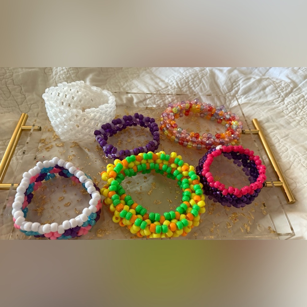 Singles and cuff lot